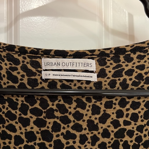 Urban Outfitters Crop top t shirt sz S - Picture 3 of 4